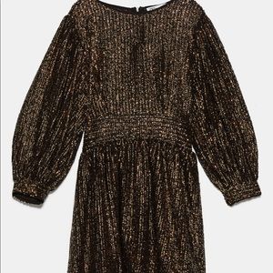 why do people see white and gold in the dress Zara main image 0